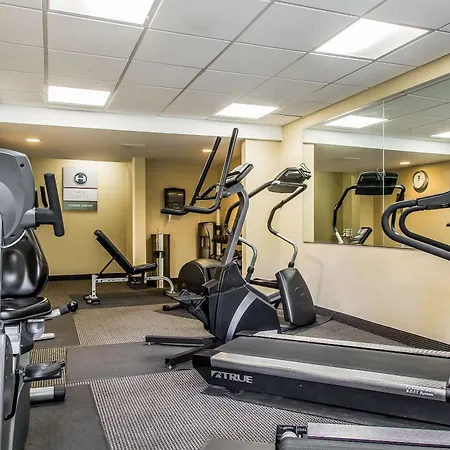 Clarion Hotel & Suites Hamden-New Haven-2